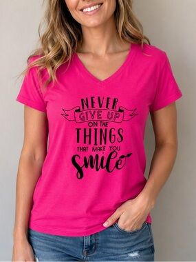Gildan Never Give Up Graphic Tee Pink V-Neck Short Sleeve T-Shirt Women’s Large